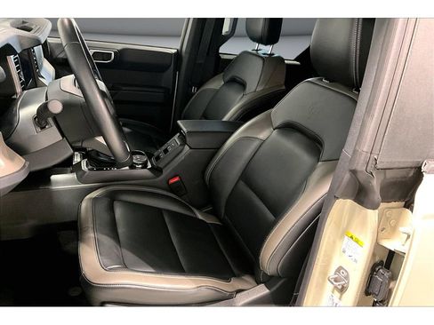 Used 2025 Ford Bronco Outer Banks AWD/4WD image 11
