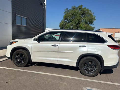 Used 2019 Toyota Highlander Limited Platinum AWD/4WD image 8