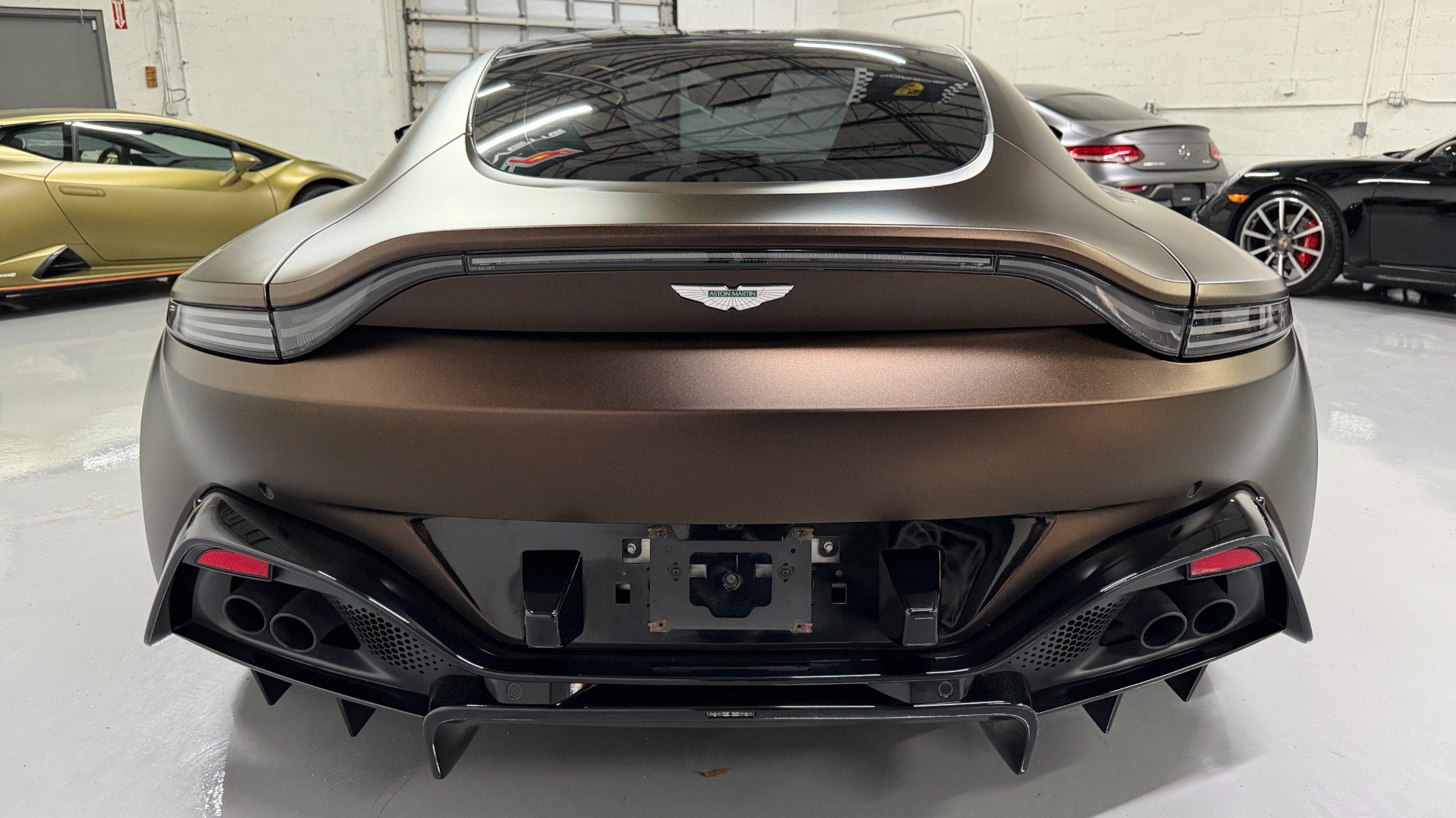Used 2021 Aston Martin V8 Vantage Coupe RWD image 15