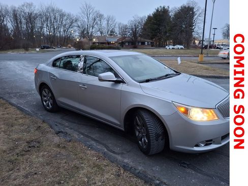 Used 2010 Buick LaCrosse CXS image 3
