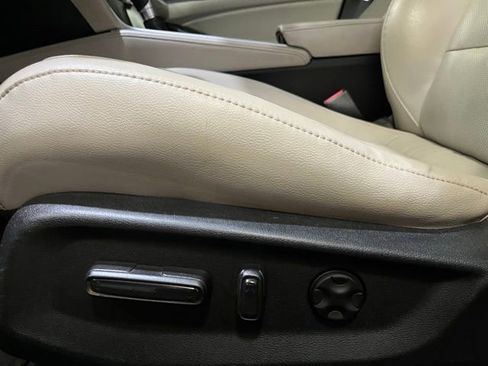 Used 2018 Honda Accord Touring image 13