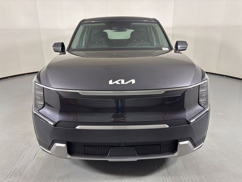New 2026 Kia EV9 Light RWD image 3