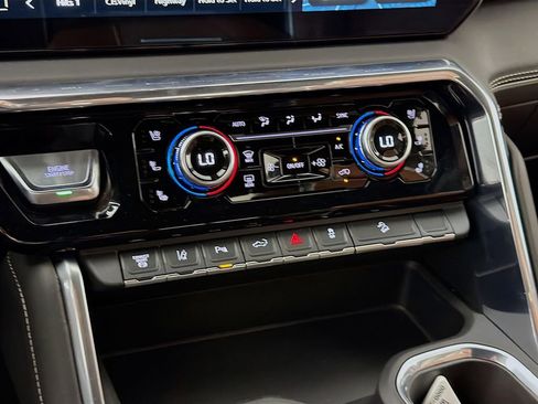 Used 2024 GMC Sierra 2500 Denali Ultimate image 20