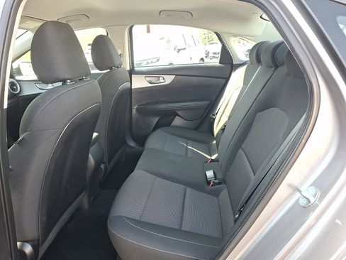 Used 2023 Kia Forte LXS w/ LXS Technology Package image 2