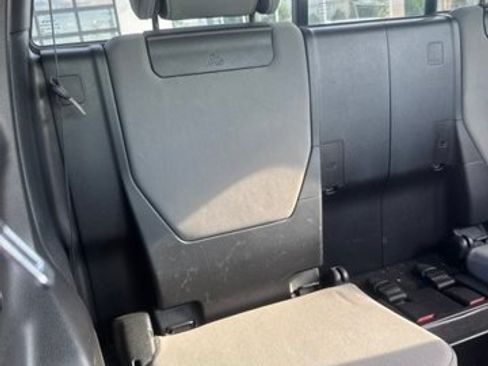 Used 2017 Toyota Tacoma SR5 AWD/4WD image 18