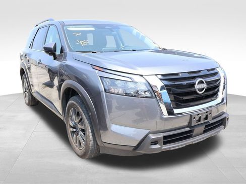 Used 2025 Nissan Pathfinder SV AWD/4WD image 12