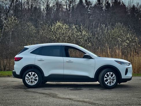 Used 2023 Ford Escape Active AWD/4WD image 2