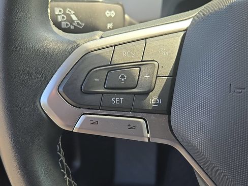 Used 2022 Volkswagen Atlas Cross Sport SE AWD/4WD image 23
