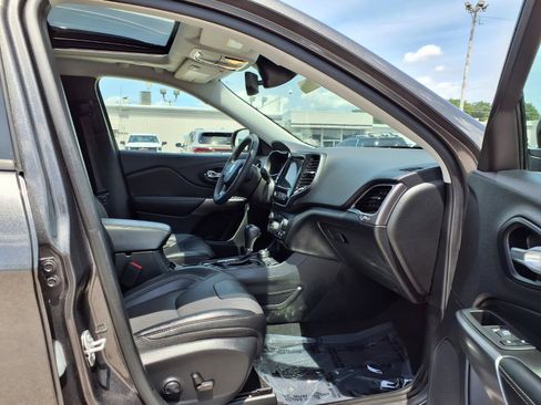 Used 2022 Jeep Cherokee Limited AWD/4WD image 30