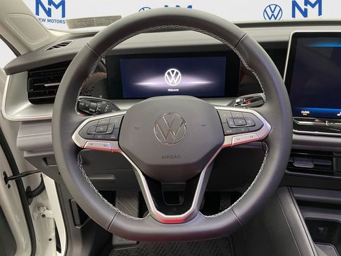 New 2025 Volkswagen Tiguan SE image 13