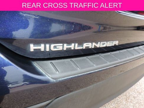 Used 2022 Toyota Highlander XLE image 12