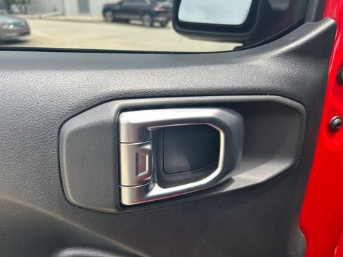 Used 2018 Jeep Wrangler Unlimited Sport AWD/4WD image 46