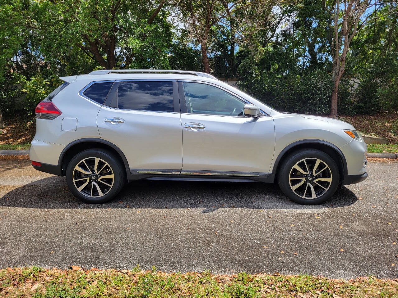 Used 2019 Nissan Rogue SL AWD/4WD image 8