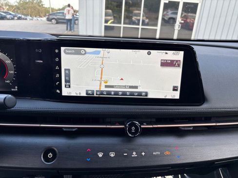 Used 2023 Nissan Ariya AWD image 18