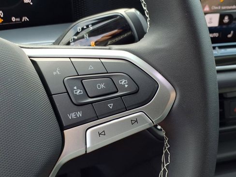 New 2025 Volkswagen Tiguan SE image 20