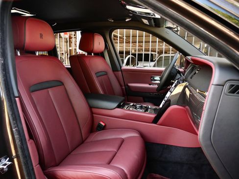 Used 2023 Rolls-Royce Cullinan Black Badge w/ Driver's Package AWD/4WD image 39