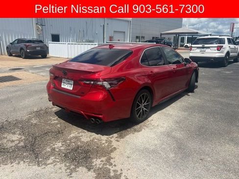 Used 2023 Toyota Camry SE FWD image 3