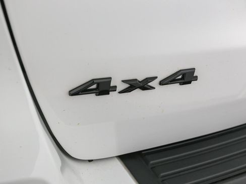 Used 2019 Jeep Grand Cherokee Altitude image 11