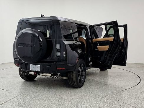 New 2026 Land Rover Defender 110 X-Dynamic SE AWD/4WD image 11