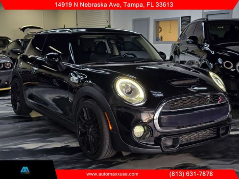 Used 2017 MINI Cooper S FWD image 1