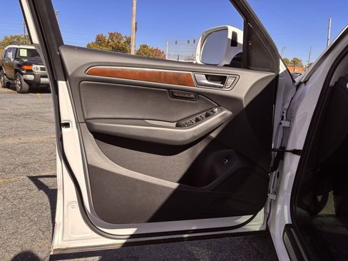 Used 2015 Audi Q5 2.0T Premium Plus w/ Technology Package image 11