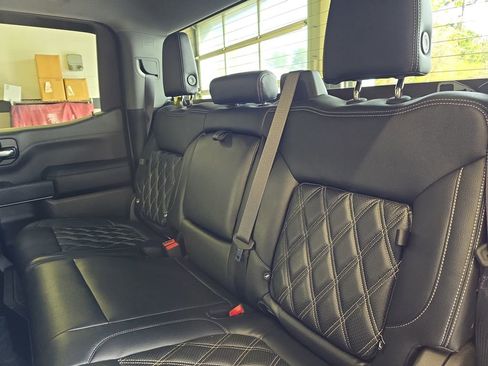 Used 2022 Chevrolet Silverado 1500 RST image 15