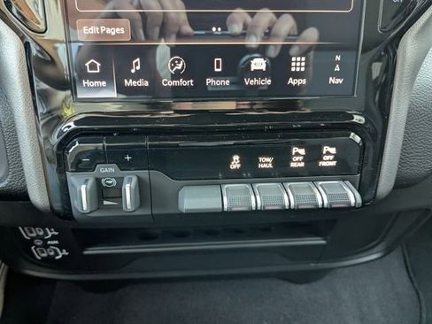 Used 2025 RAM 2500 Big Horn AWD/4WD image 5