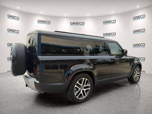 Used 2023 Land Rover Defender 130 SE AWD/4WD image 7