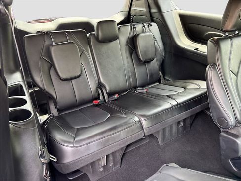 Used 2025 Chrysler Pacifica Select FWD image 27