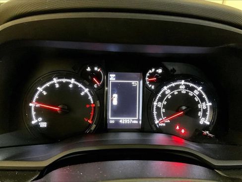 Used 2024 Toyota 4Runner SR5 AWD/4WD image 19