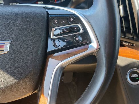 Used 2018 Cadillac Escalade ESV Luxury image 25