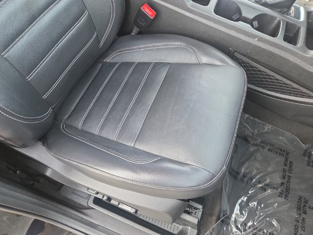 Used 2019 Ford Escape Titanium AWD/4WD image 32