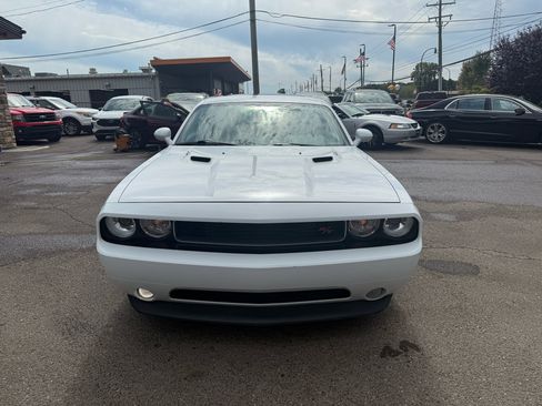 Used 2012 Dodge Challenger R/T image 2