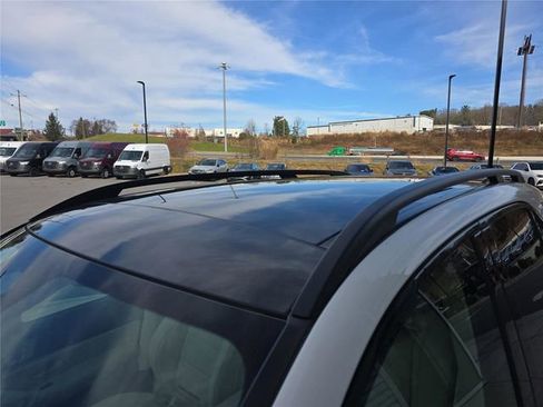 Used 2025 Mercedes-Benz GLE 350 4MATIC image 13