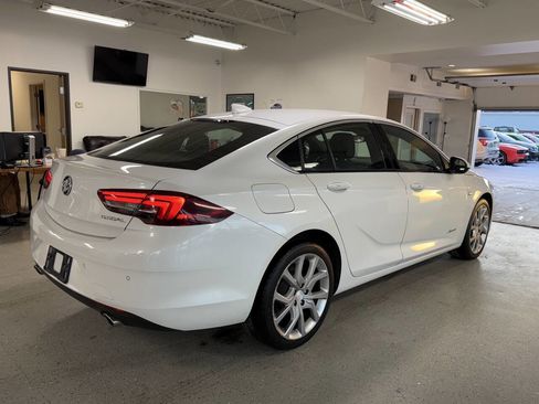 Used 2019 Buick Regal Avenir w/ Driver Confidence Package II image 11