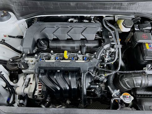 Certified 2025 Hyundai Venue SEL FWD image 29
