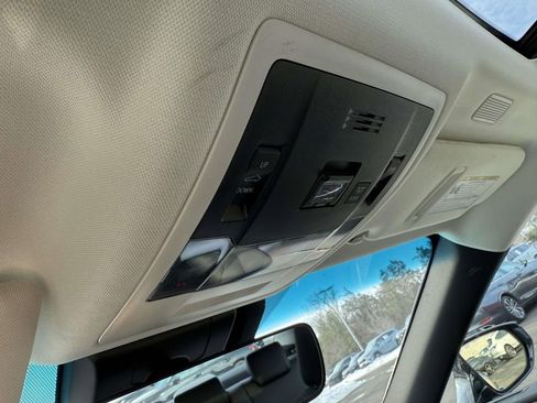 Used 2024 Lexus ES 250 w/ Premium Package image 25