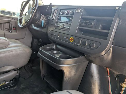 Used 2018 Chevrolet Express 2500 w/ Driver Convenience Package image 26