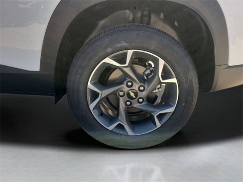 New 2026 Chevrolet Trax LT image 12