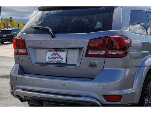 Used 2019 Dodge Journey Crossroad w/ Navigation Group image 9