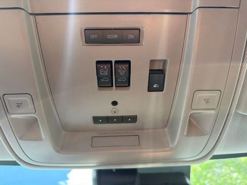 Used 2016 GMC Sierra 2500 Denali w/ Duramax Plus Package AWD/4WD image 24
