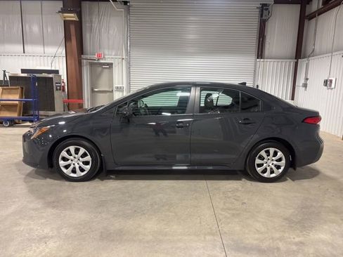 Used 2025 Toyota Corolla LE image 5