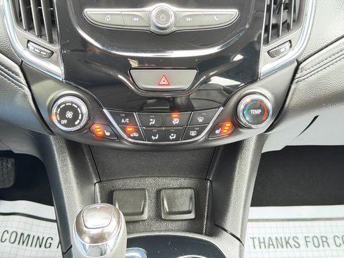 Used 2017 Chevrolet Cruze Premier image 59