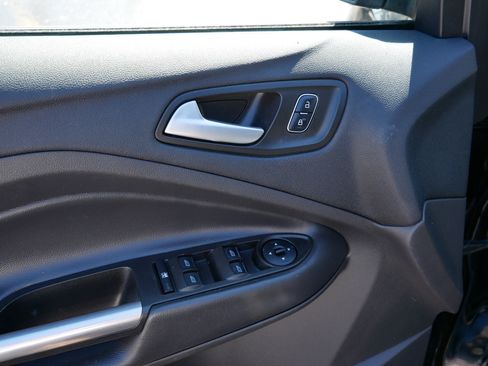 Used 2018 Ford Escape SE image 20