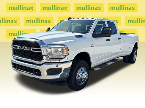 Used 2024 RAM 3500 Tradesman w/ Chrome Appearance Group AWD/4WD image 15