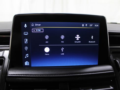 Used 2023 Chevrolet Suburban Z71 image 17