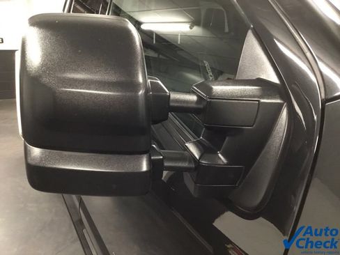 Used 2019 Nissan Titan PRO-4X w/ Pro-4x Convenience Package AWD/4WD image 22