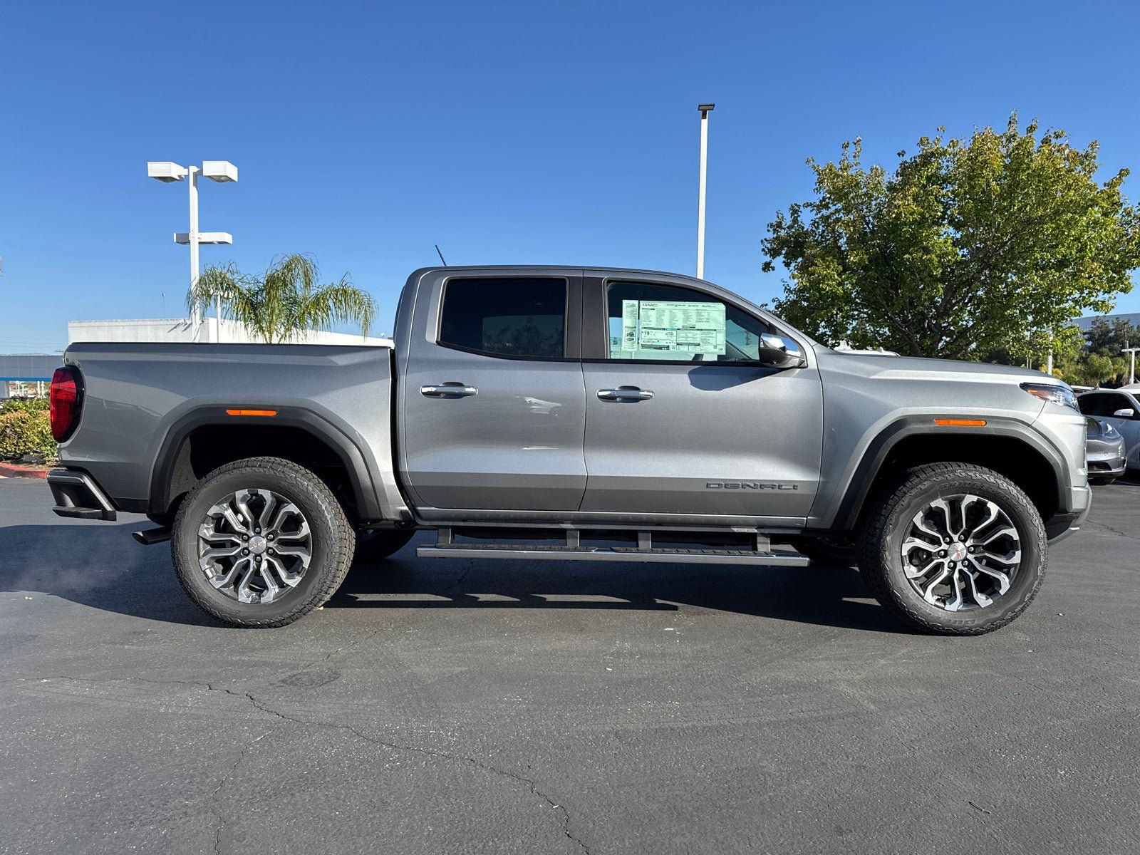 Used 2026 GMC Canyon Denali AWD/4WD image 7