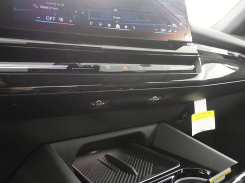 Used 2025 BMW 530i w/ Premium Package image 25