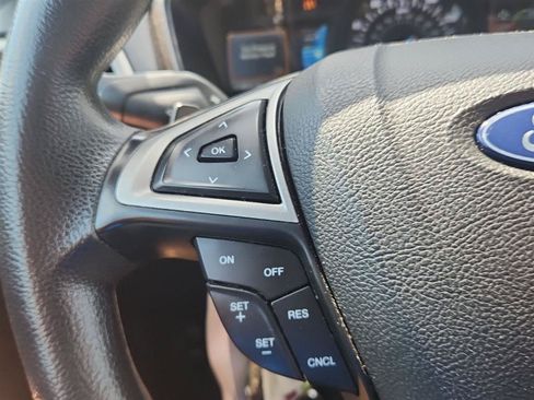 Used 2018 Ford Fusion SE w/ Fusion SE Technology Package FWD image 12